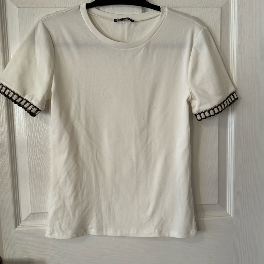 Zara thick cotton t shirt with crochet style detail size LG